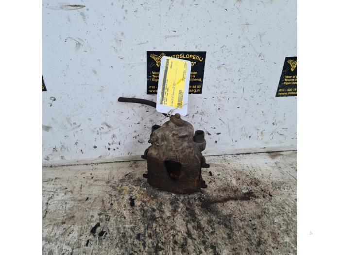 Etrier de frein (pince) avant droit d'un Volkswagen Caddy, Autos : Pièces & Accessoires, Freins & Transmission, Utilisé, 3 mois de garantie