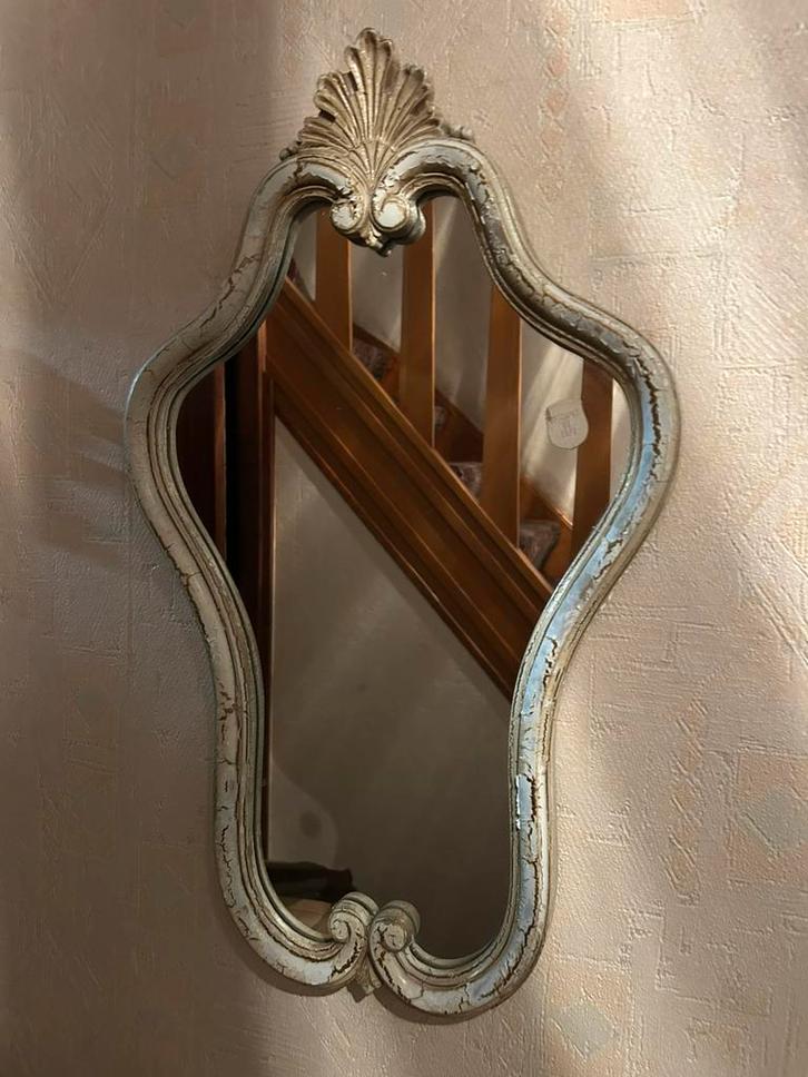 Wandspiegel met verweerde afwerking, Antiek en Kunst, Antiek | Spiegels, Ophalen