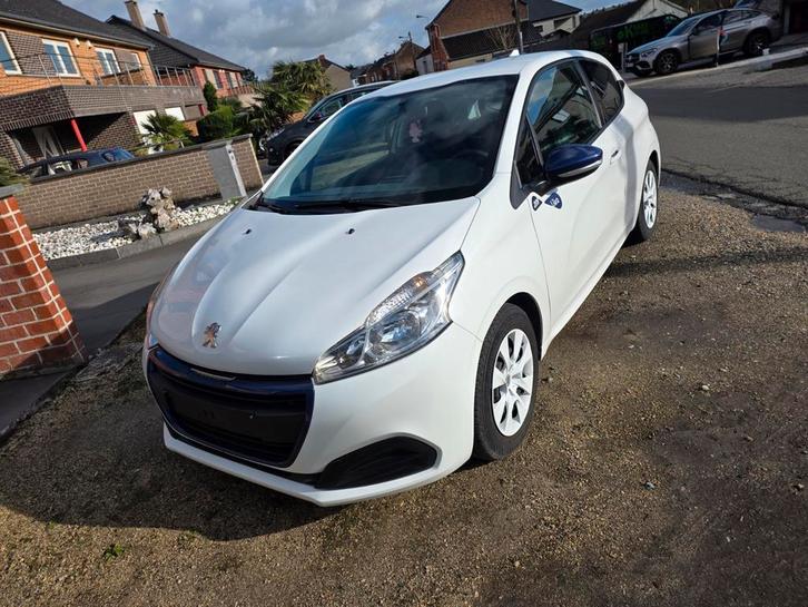 Peugeot 208 1.0essence#Euro6B#LiKe#Pret a immatriculé, Auto's, Peugeot, Bedrijf, Te koop, ABS, Airbags, Bluetooth, Centrale vergrendeling