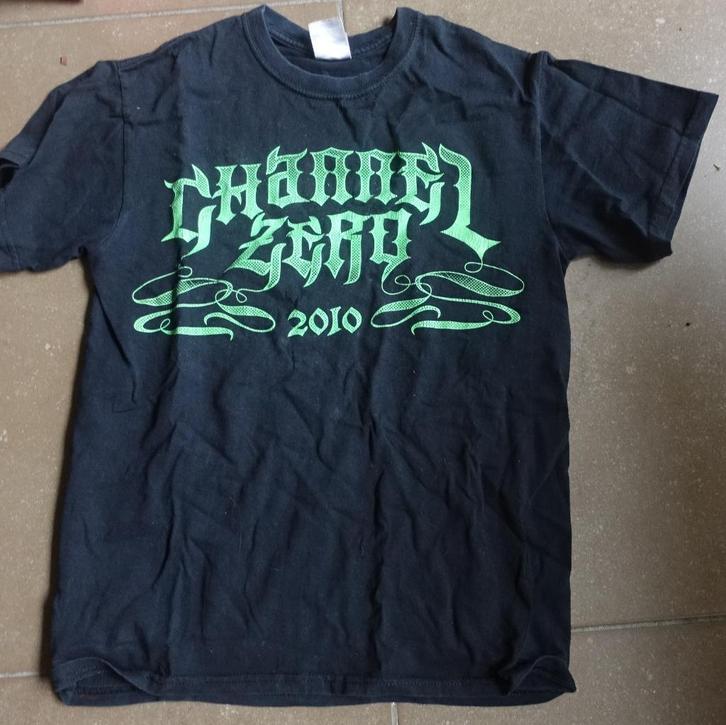 t-shirt channel zero M tournee 2010, Kleding | Heren, T-shirts, Zo goed als nieuw, Maat 48/50 (M), Zwart, Ophalen of Verzenden