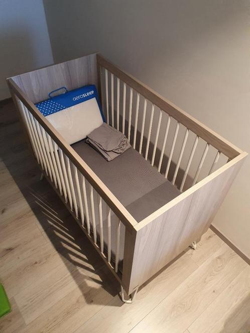 Childwood bed met aerosleep matras, kussen en toebehoren, Enfants & Bébés, Chambre d'enfant | Lits, Comme neuf, Moins de 140 cm