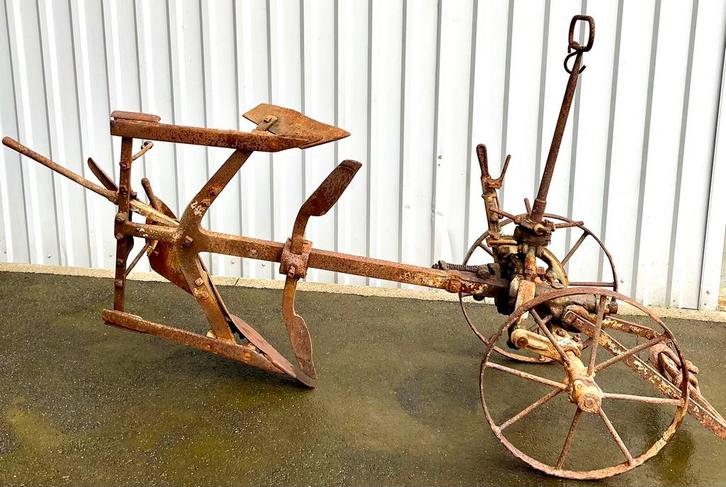 Ancienne charrue authentique en fer, Antiquités & Art, Antiquités | Outils & Instruments, Enlèvement