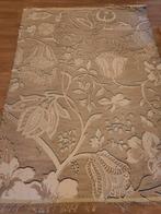 Beige tapijt met witte bloemen, Huis en Inrichting, Stoffering | Tapijten en Vloerkleden, Ophalen, Gebruikt, Beige