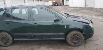 Auto voor onderdelen beschikbaar voor biedingen