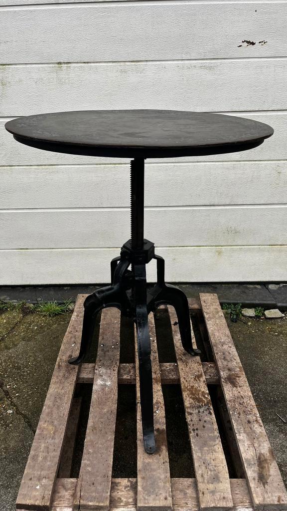 Industriële stalen tafel hoogte verstelbaar 75 cm, Maison & Meubles, Tables | Tables mange-debout, Utilisé, Réglable en hauteur