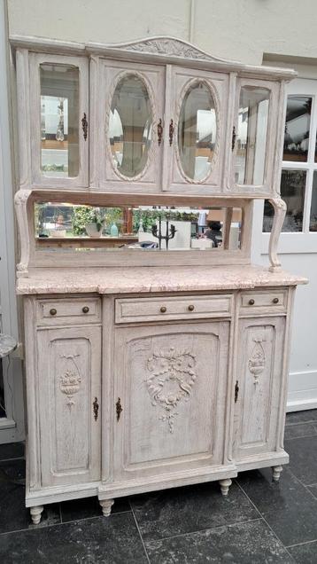 vitrinekast - boekenkast beschikbaar voor biedingen