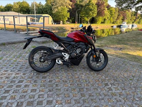 Honda CB125R – 2025 – 1.800km– Nieuwstaat – 6 jaar garantie, Motoren, Motoren | Honda, Particulier, Naked bike, 11 kW of minder