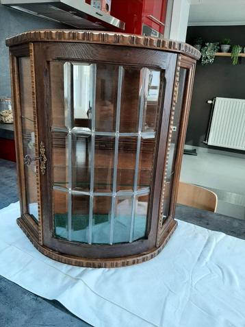 Oude vitrinekast, Ophalen of Verzenden, Zo goed als nieuw, Glas