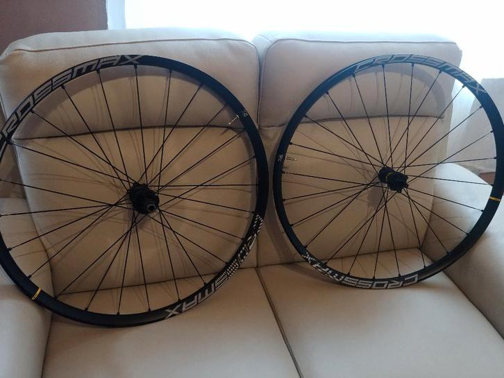 MAVIC CROSSMAX XL 29" + MAXXIS DECON RACE + Body état Neuf, Vélos & Vélomoteurs, Vélos électriques, Enlèvement