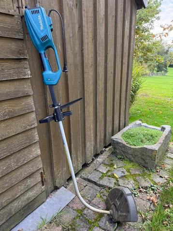 Coupe-bordures Makita électrique – taille herbes et bordures beschikbaar voor biedingen