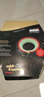 2 machines à tricoter, Enlèvement