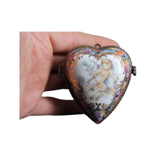 Boite pilulier Coeur Limoges France Handpaint, Antiquités & Art, Antiquités | Porcelaine, Enlèvement ou Envoi