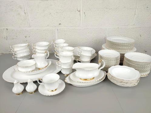 Royal Albert Val d'or servies 95 delen, Antiek en Kunst, Antiek | Servies compleet, Ophalen of Verzenden