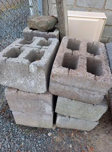 Betonnen stenen GRATIS af te halen in Baasrode bij Dendermon, Enlèvement ou Envoi, Utilisé, Béton, Autres types