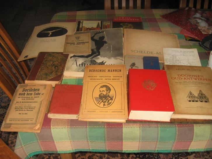 12 oude boeken van +- 1918 tot +- 1950, Antiquités & Art, Antiquités | Livres & Manuscrits, Enlèvement