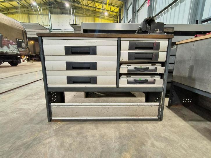 werkbanken - rekken aangeboden, Bricolage & Construction, Établis, Utilisé, Étau, Enlèvement