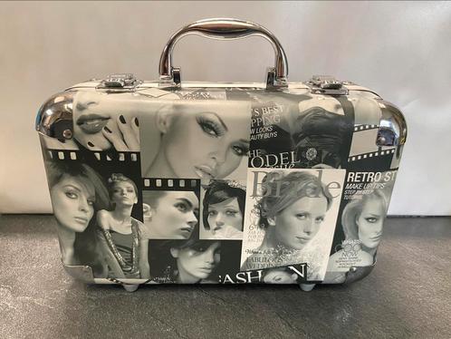 Make-up etui of iets anders, Handtassen en Accessoires, Beautycases, Zo goed als nieuw, Softcase, Overige kleuren, Met spiegeltje(s)