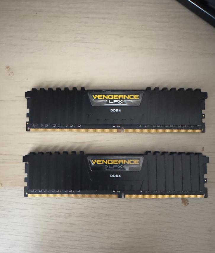 Corsair Vengeance DDR4 16Gb RAM (2x8), Informatique & Logiciels, Mémoire RAM, Comme neuf, Desktop, 16 GB, DDR4, Enlèvement