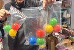 Carnaval uitgooi : Plastic gekleurde ballen 6 cm, Ophalen, Nieuw, Cadeaudoos