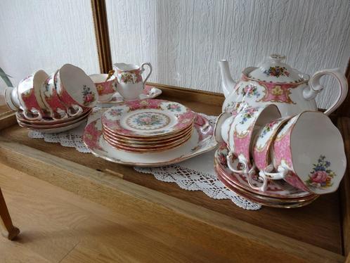 Porseleinen oude Royal albert Ladly Carlye, Antiek en Kunst, Antiek | Porselein, Ophalen of Verzenden