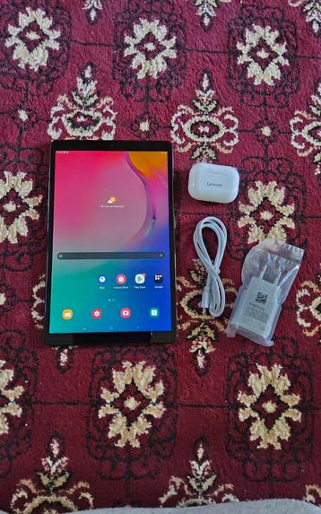 Samsung Galaxy Tab A, bijna nieuwe met accessoires

 beschikbaar voor biedingen