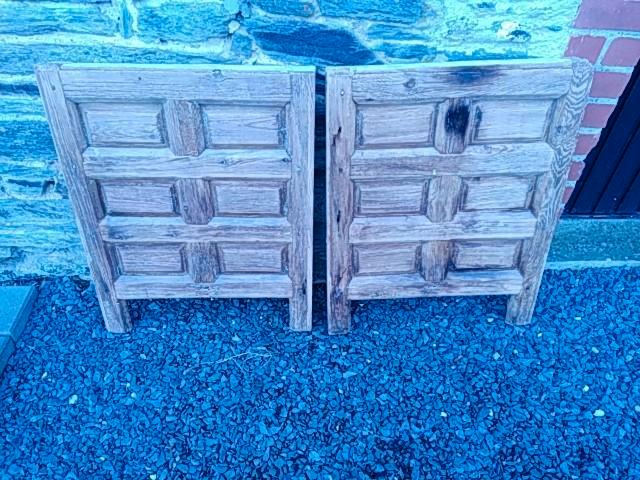 Deux panneaux de côté de coffre espagnol ancien, Maison & Meubles, Armoires | Commodes, Enlèvement