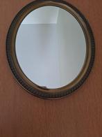 Vintage ovalen hang/ligspiegel met metalen afwerking, Huis en Inrichting, Woonaccessoires | Spiegels, Verzenden, Ovaal