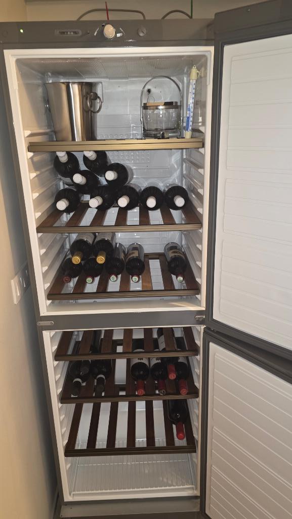 Wine fridge, Collections, Vins, Utilisé, Enlèvement