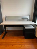 Bureau de haute qualité (Steelcase), Maison & Meubles, Enlèvement, Comme neuf, Bureau