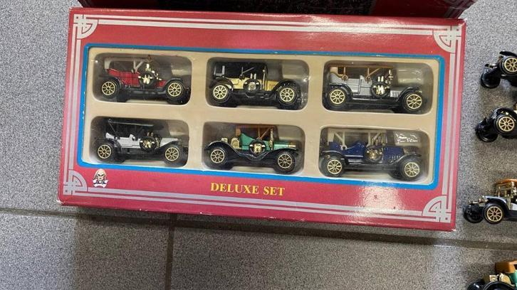 Die cast Classic Cars Deluxe set, Hobby en Vrije tijd, Modelauto's | 1:43, Gebruikt, Auto, Overige merken, Ophalen