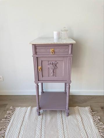 Kast lavender haze beschikbaar voor biedingen