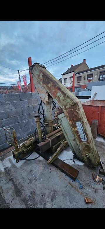 Grue 4 tonnes  beschikbaar voor biedingen