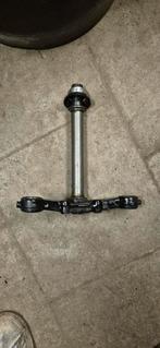 Dax tussenstuk veren, Ophalen