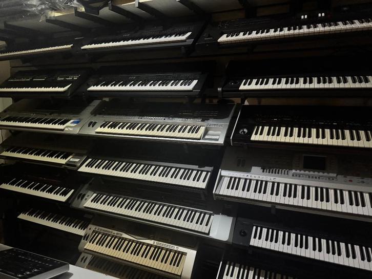 Verschillende keyboards Met Garantie, Muziek en Instrumenten, Keyboards, Gebruikt, Korg, Aanslaggevoelig, Midi-aansluiting, Ophalen