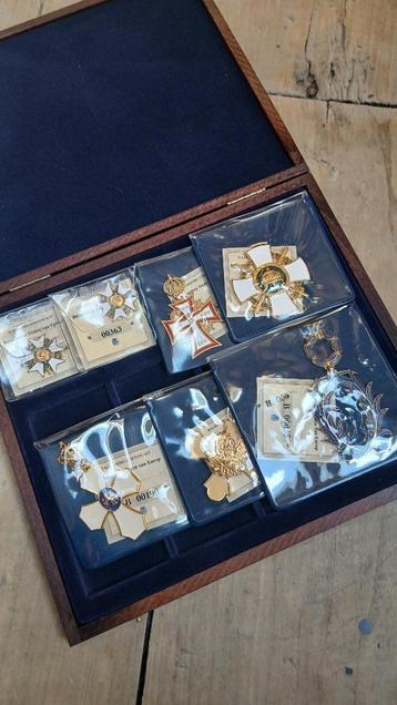 Lot Medailles beschikbaar voor biedingen