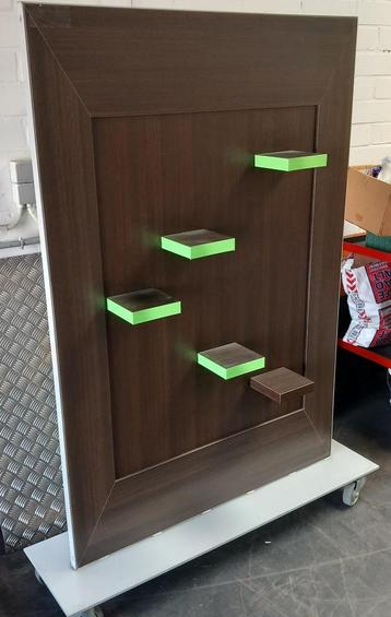 display WINKEL beschikbaar voor biedingen