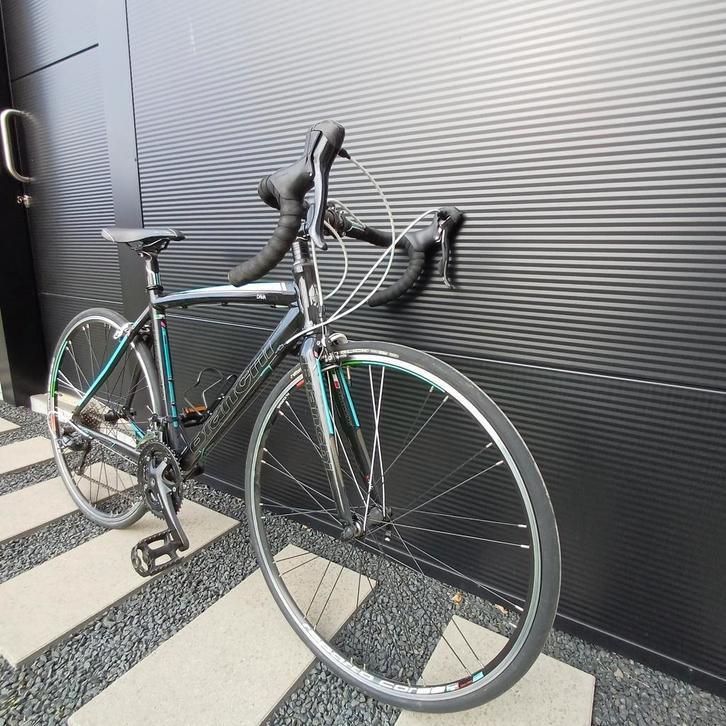 Bianchi koersfiets via nirone 7 dama bianca, Fietsen en Brommers, Fietsen | Dames | Sportfietsen en Toerfietsen, Zo goed als nieuw