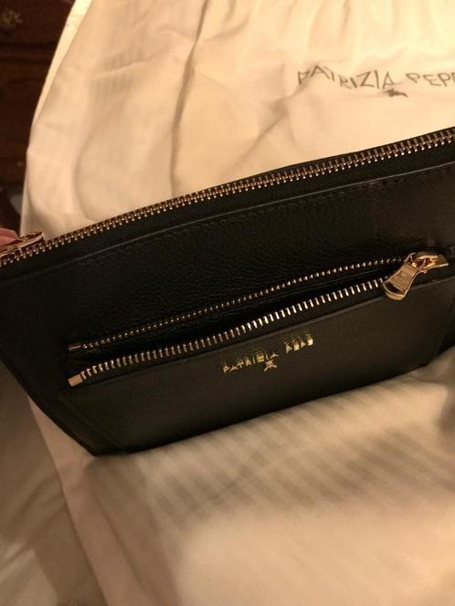 Draagtasje Patrizia Pepe, Handtassen en Accessoires, Tassen | Damestassen, Nieuw, Avondtasje, Zwart, Ophalen of Verzenden