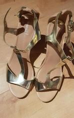 Pumps M 39, Kleding | Dames, Schoenen, Pumps, Zo goed als nieuw, Bershka, Ophalen of Verzenden