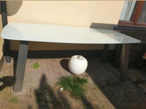 xooon tafel met gratis magis design stoelen, Tuin en Terras, Tuintafels, Gebruikt, Rvs, Ophalen