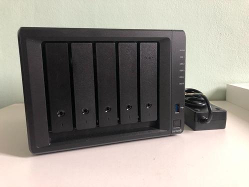 Synology DS1520+ NAS (8gb ram upgrade) + evt. hdd, Computers en Software, Harde schijven, Zo goed als nieuw, SATA, Ophalen of Verzenden