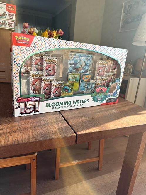 151 blooming waters engels, Hobby en Vrije tijd, Verzamelkaartspellen | Pokémon, Zo goed als nieuw, Booster, Ophalen