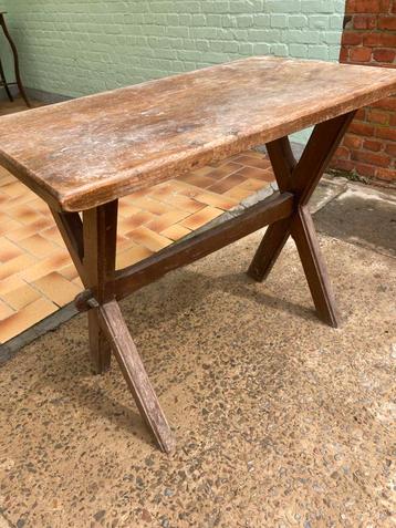 Oude houten café tafel