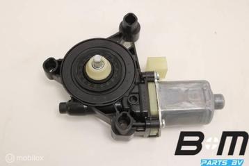 Raammotor rechtsvoor VW Tiguan 5NA 5Q0959802C beschikbaar voor biedingen
