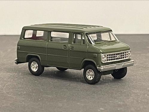 Trident (als Herpa), CHEVROLET SUBURBAN VAN 1:87, Hobby en Vrije tijd, Modelauto's | 1:87, Gebruikt, Bus of Vrachtwagen, Roco