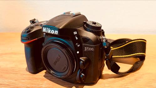 Set Nikon D7200 + Nikkor 18-200mm, TV, Hi-fi & Vidéo, Appareils photo numériques, Comme neuf, Nikon, Enlèvement