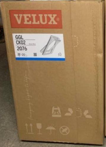 velux bois blanc NEUF GGL CK02 78x98 + raccord + option pose, Ophalen, Nieuw, Dubbelglas