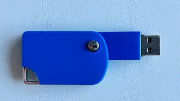 USB stick 8GB blauw nieuw beschikbaar voor biedingen