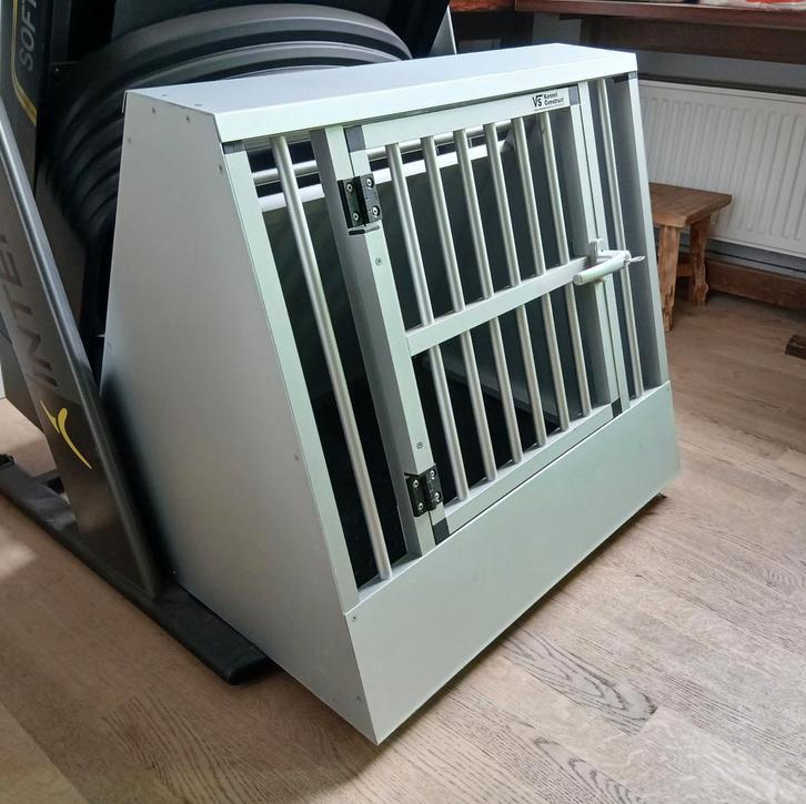 Autokennel, Dieren en Toebehoren, Hondenbenches, Zo goed als nieuw, Ophalen