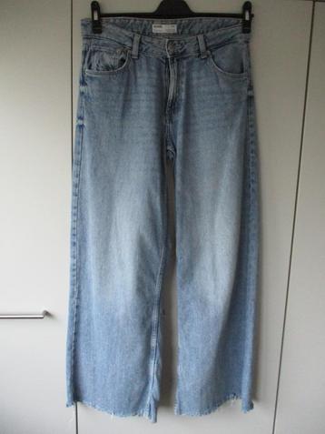 Jeans, baggy, maat 36, Bershka, heel mooie staat beschikbaar voor biedingen